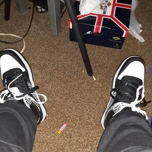 Meet your Posher, Cameron